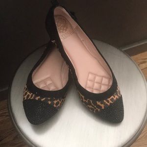 Vince Camuto leopard flats